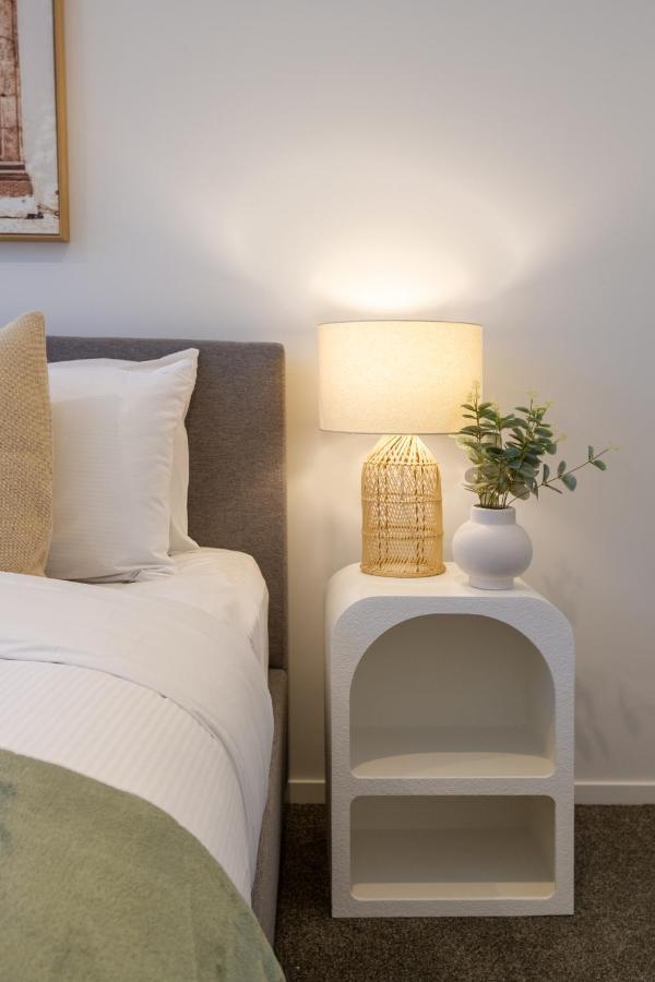 Central Sunny Perch 2 Bed 1 Bath Daire Christchurch Dış mekan fotoğraf